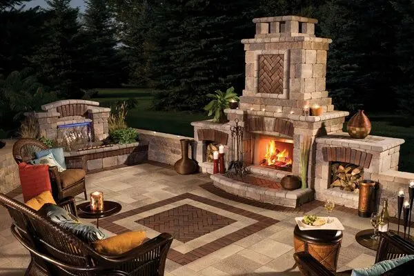 Outdoor Fireplace 